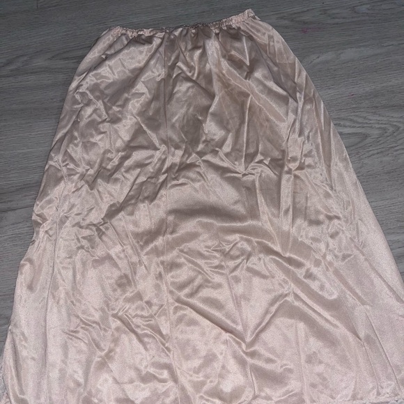 Vintage Nylon Peach Lace Slip Skirt with Slit Medium - Picture 8 of 9